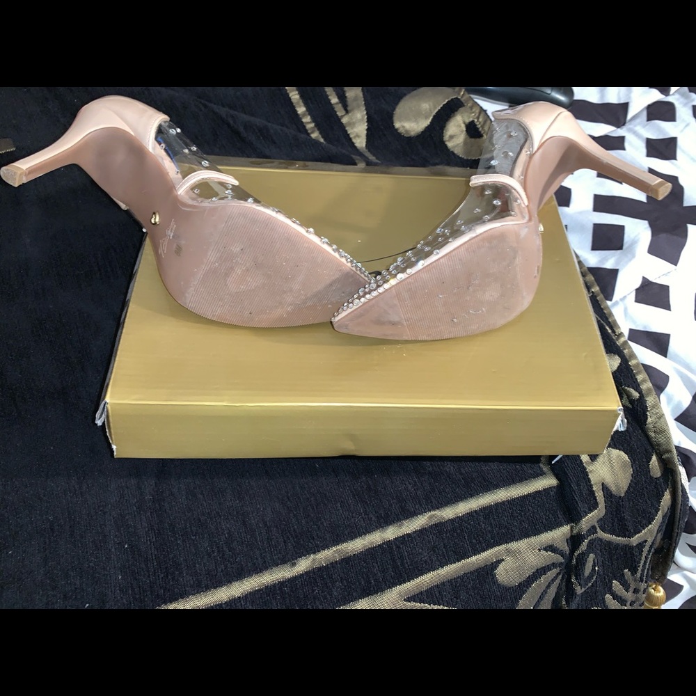 Clear rhinestone pump - Picture 3 of 4